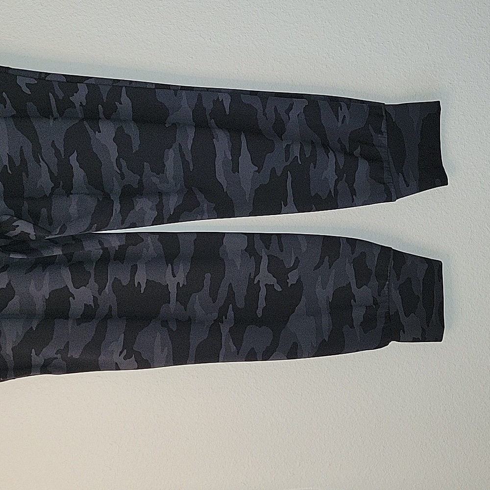 Athleta Salutation Camo Joggers, MP, Black, NWT - Picture 9 of 16